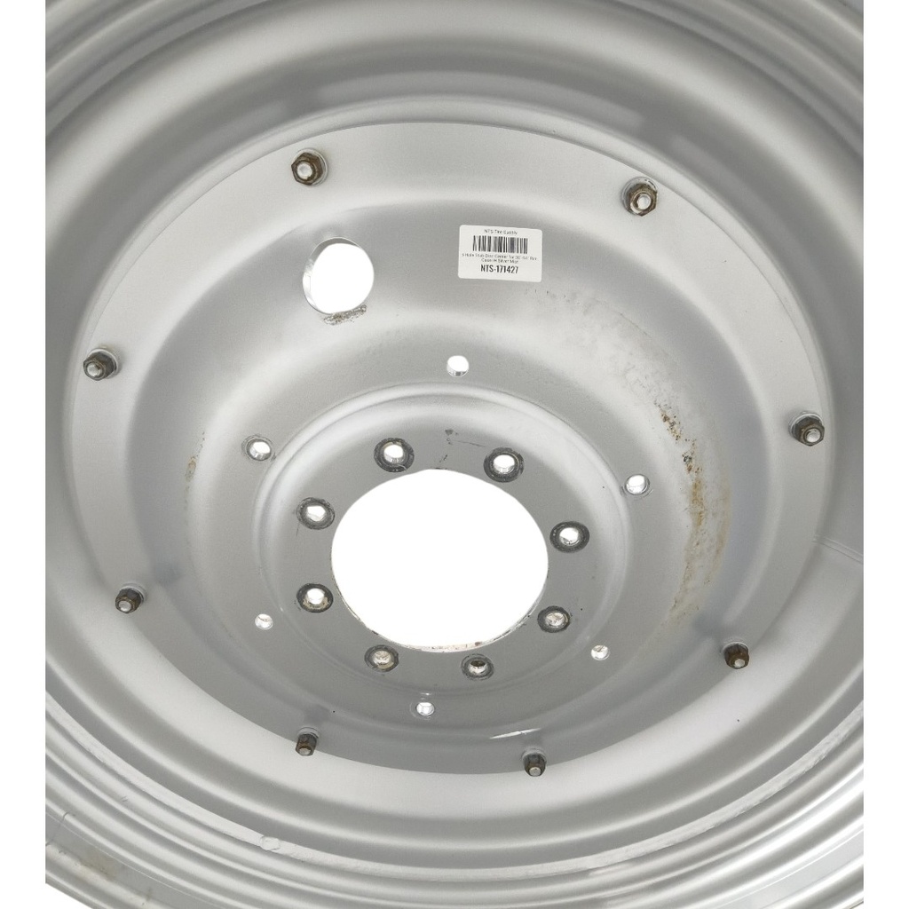 8-Hole Stub Disc Center for 38"-54" Rim, Case IH Silver Mist