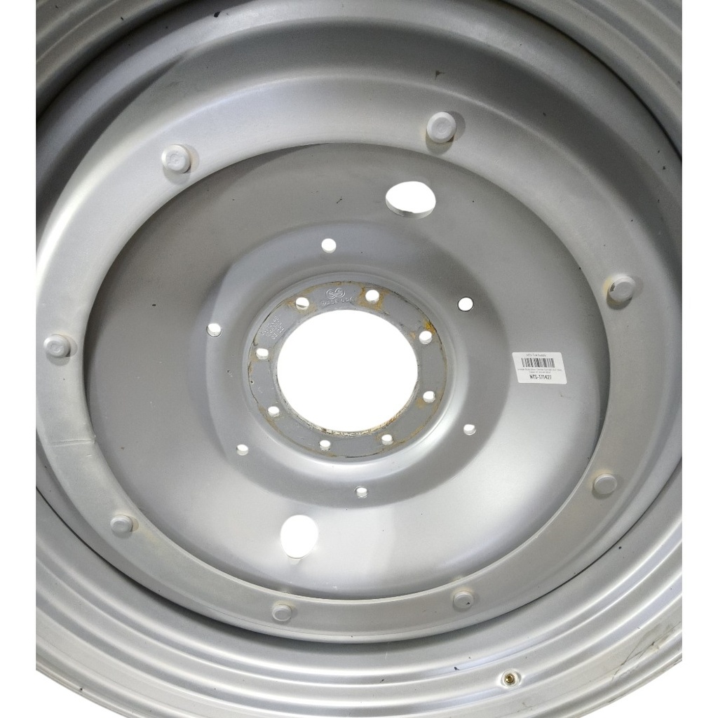 8-Hole Stub Disc Center for 38"-54" Rim, Case IH Silver Mist