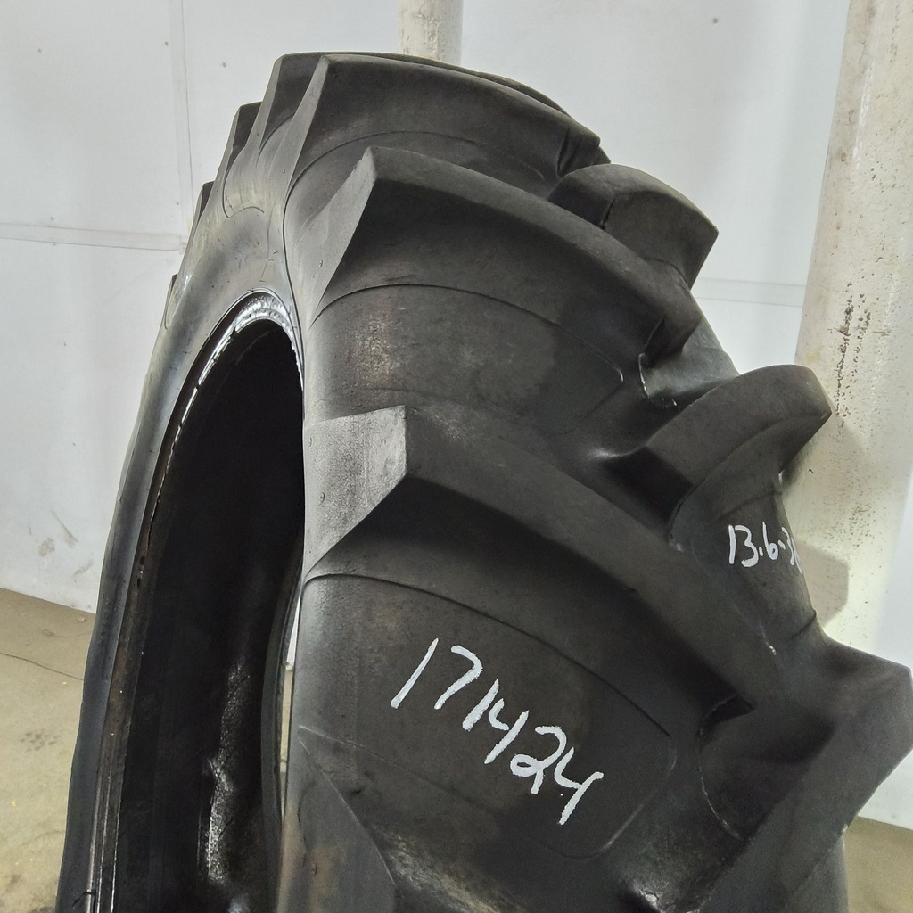 13.6-38 Armstrong Hi Power Lug R-1 C (6 Ply), 85%