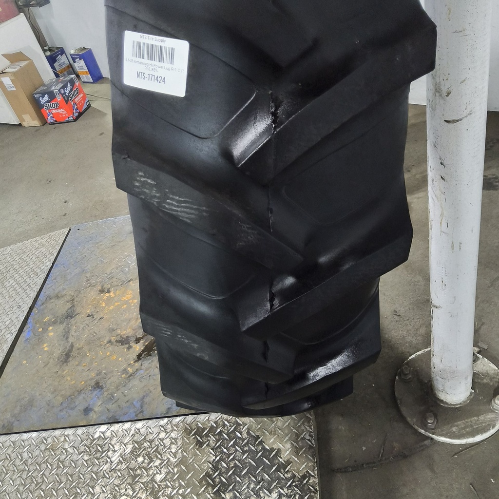13.6-38 Armstrong Hi Power Lug R-1 C (6 Ply), 85%