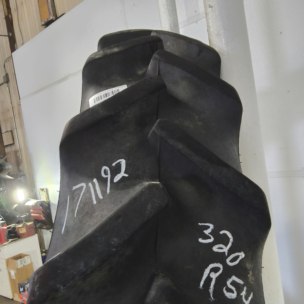 320/90R54 Goodyear Farm DT800 Super Traction R-1W 149A8 85%