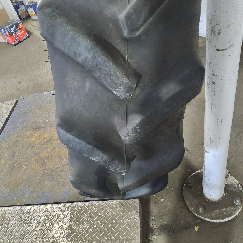 320/85R38 Goodyear Farm DT800 Super Traction R-1W 143A8 80%