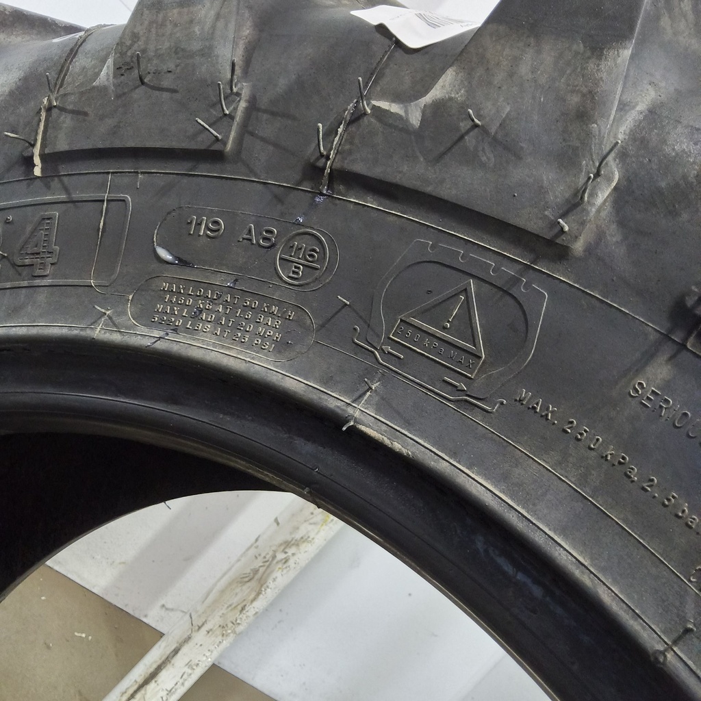 12.4R24 Michelin AgriBib R-1W 119A8 60%
