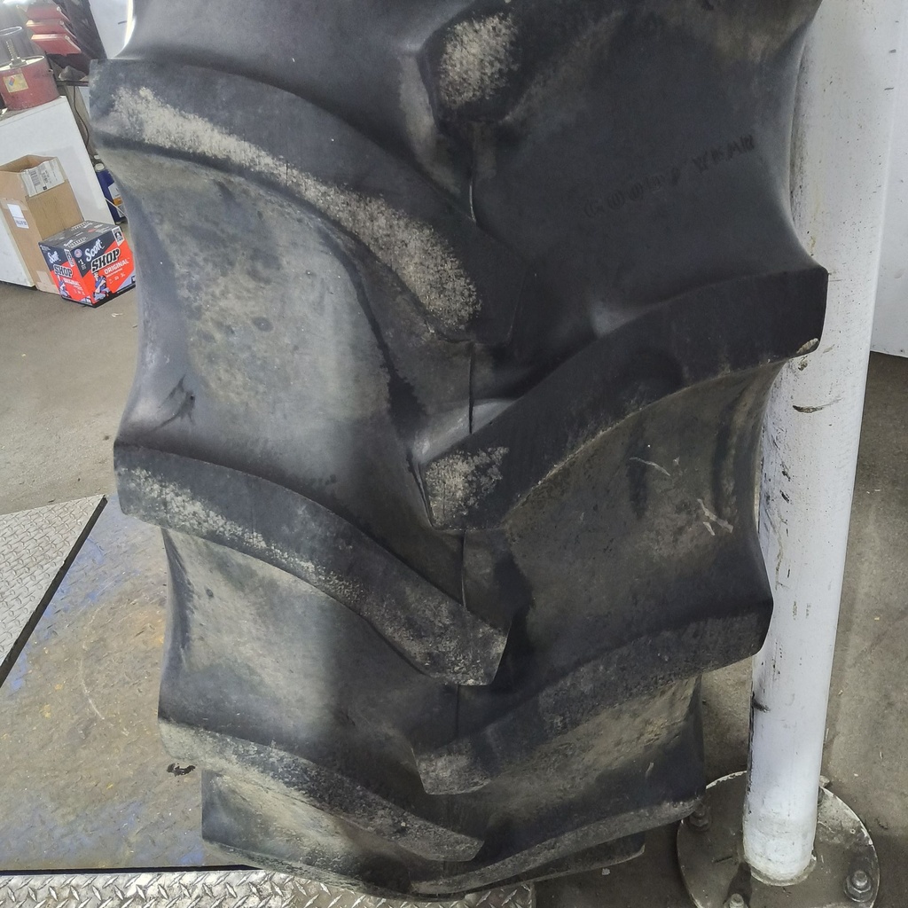 18.4-30 Goodyear Farm Dura Torque R-1 D (8 Ply), 50%