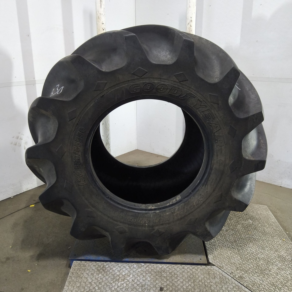LSW850/55R30 Goodyear Farm Custom Flo Grip R-2 186B 75%