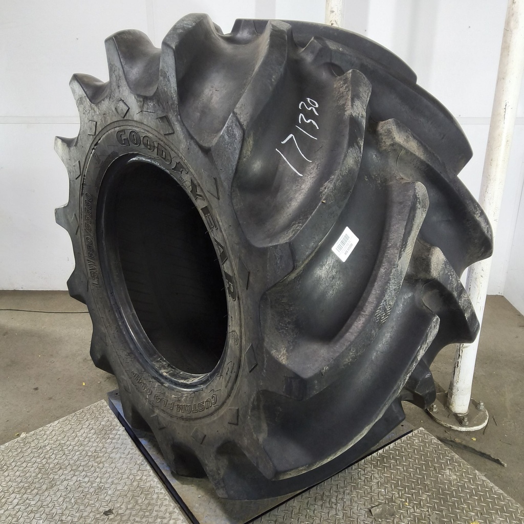 LSW850/55R30 Goodyear Farm Custom Flo Grip R-2 186B 75%