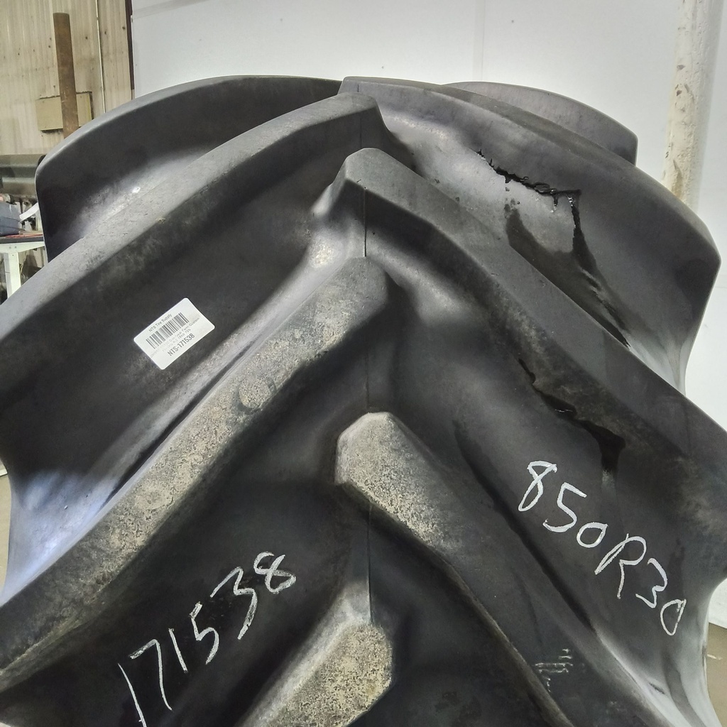 LSW850/55R30 Goodyear Farm Custom Flo Grip R-2 186B 75%