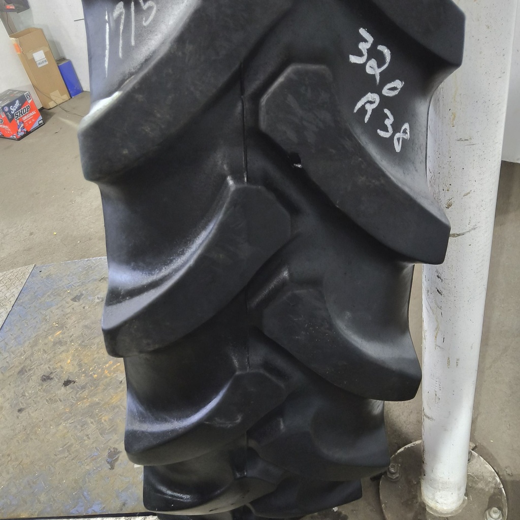 320/85R38 Firestone Radial 9000 R-1W 138B 40%