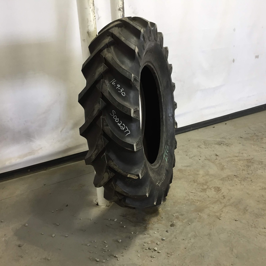 16.9/-30 Farm King (ATF) Tractor Rear (1360) R-1, F (12 Ply) 99%