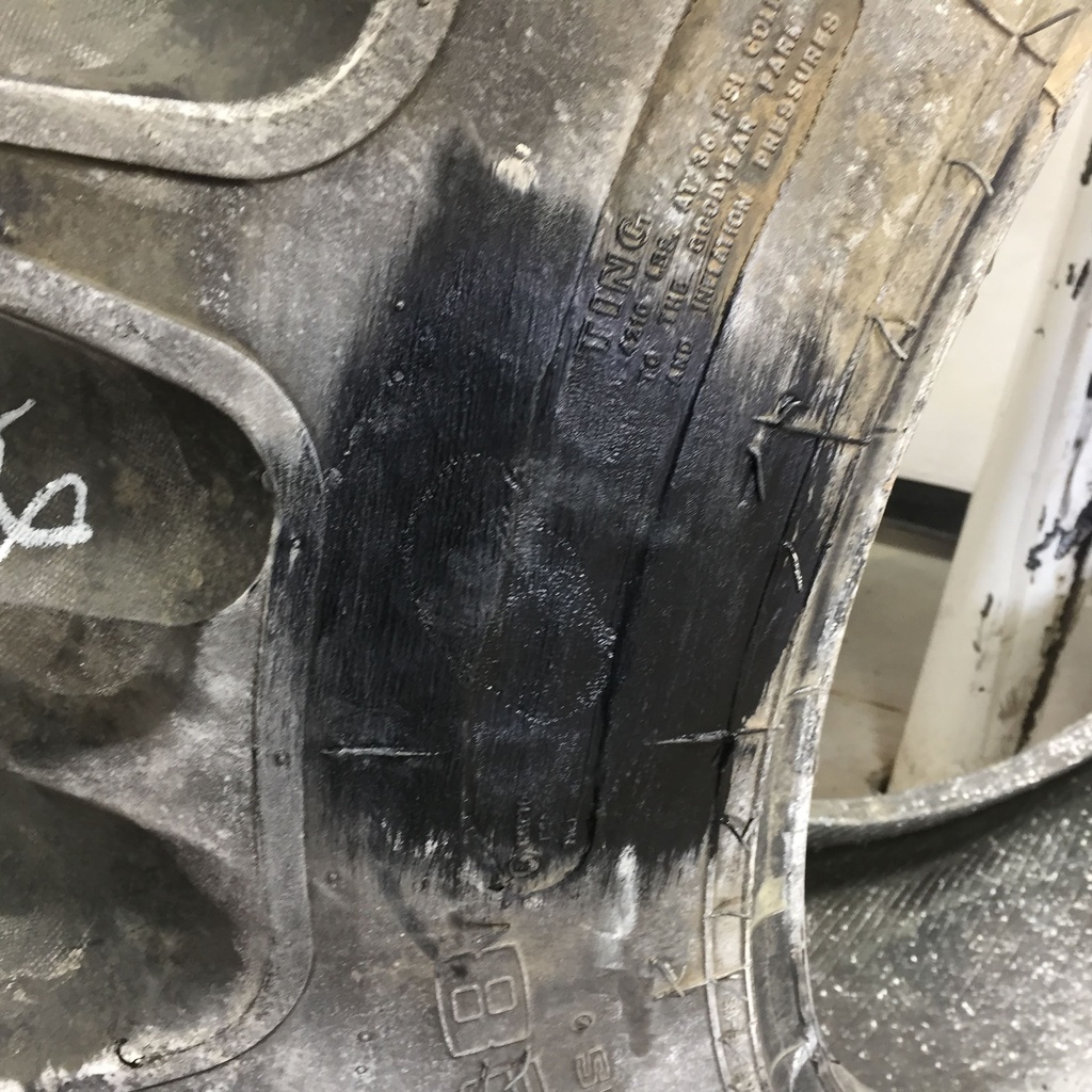 13.6/-28 Goodyear Farm Dyna Torque II R-1, E (10 Ply) 95%