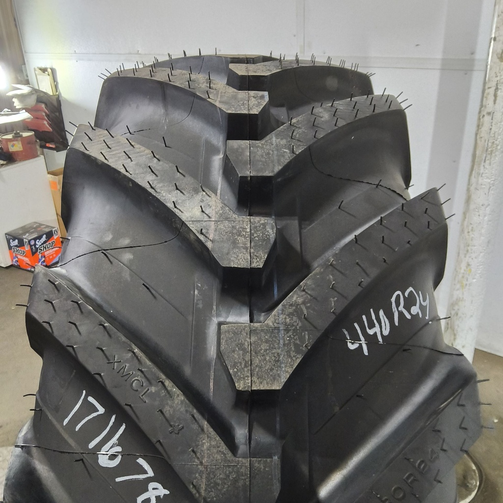 440/80R24 Michelin XMCL R-4 161A8 99%