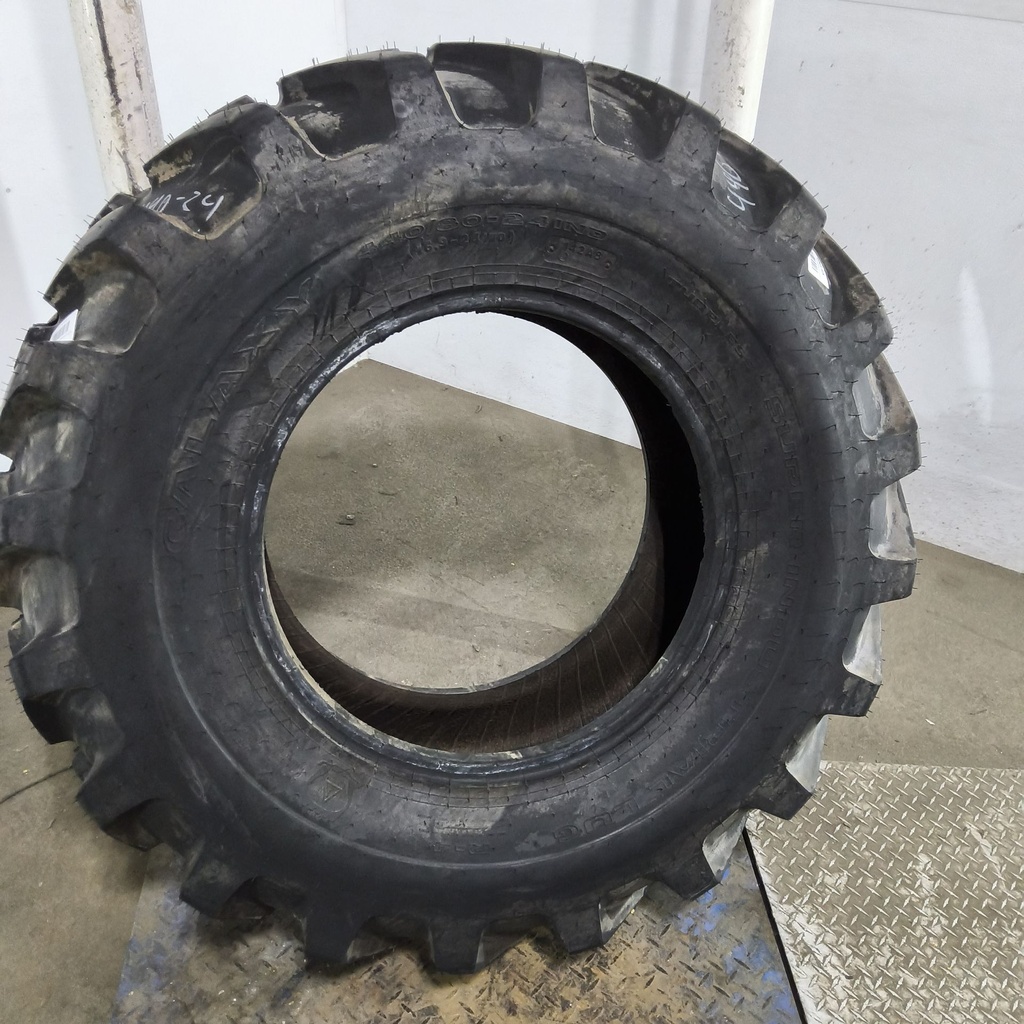 440/80-24 Galaxy Super Industrial Lug R-4 142A8 99%