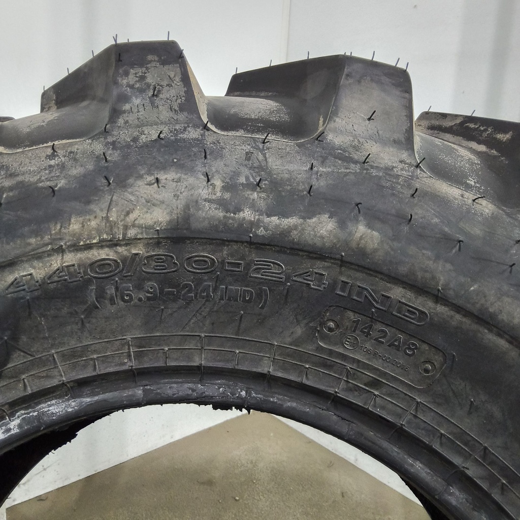 440/80-24 Galaxy Super Industrial Lug R-4 142A8 99%
