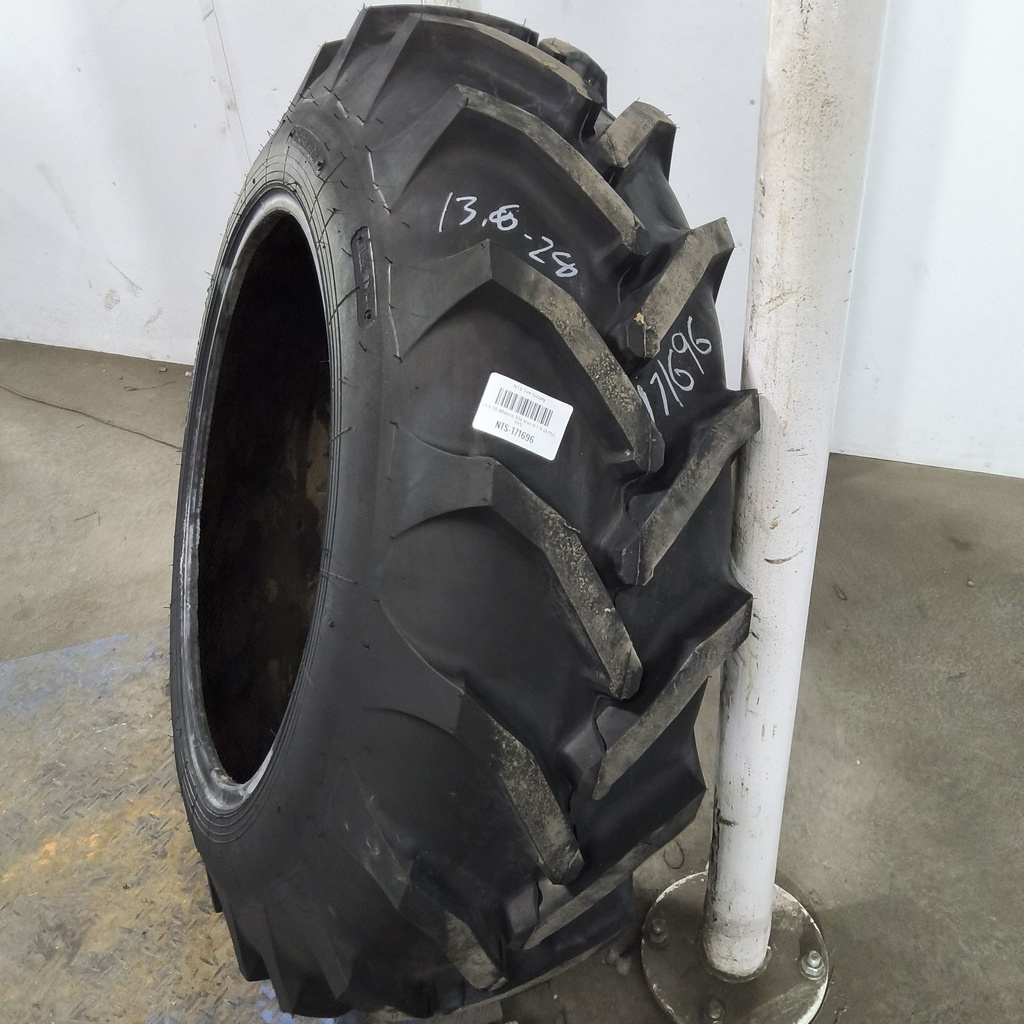 13.6-28 Alliance 304 Bias R-1 D (8 Ply), 99%
