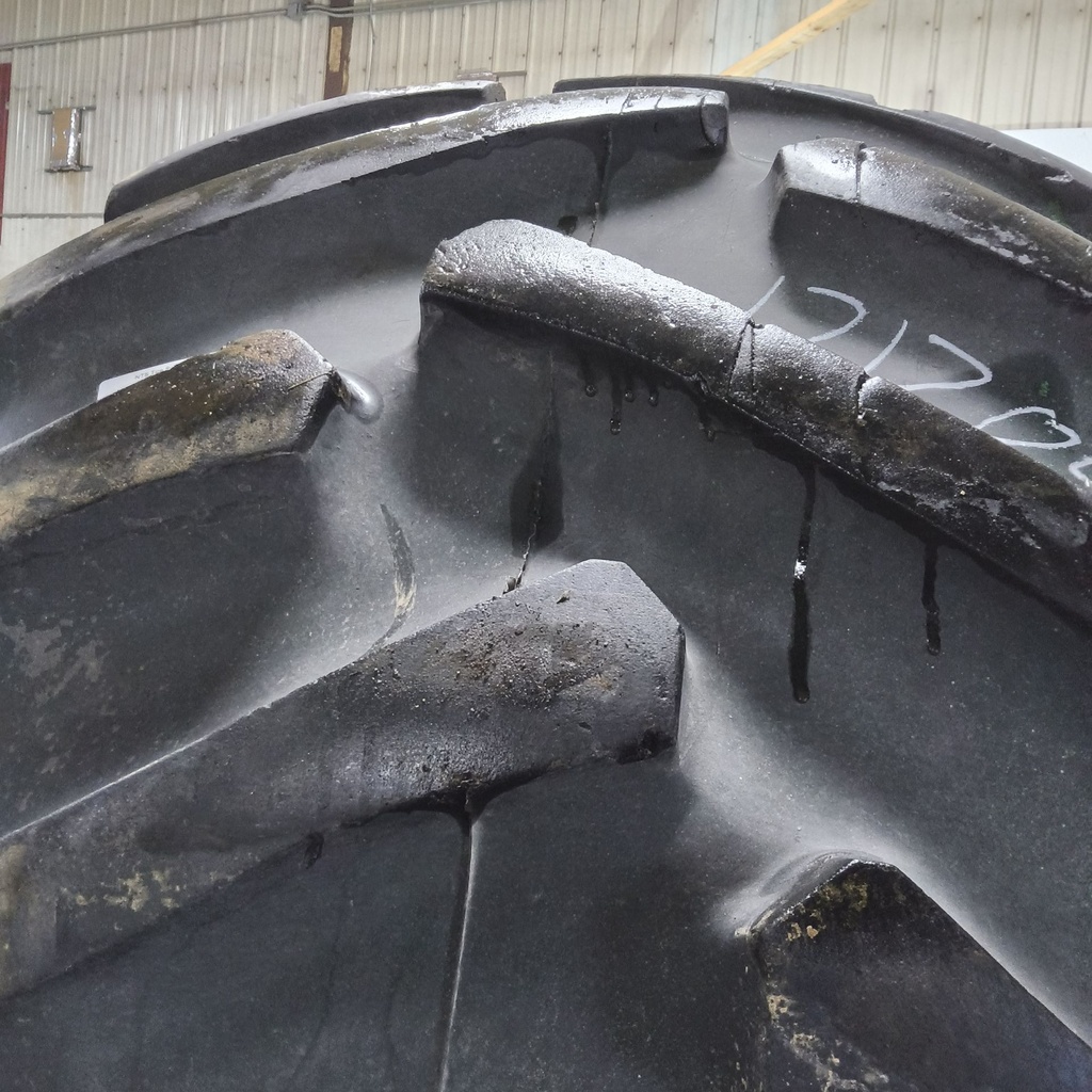 30.5L-32 Firestone All Traction 23 R-1 E (10 Ply), 85%