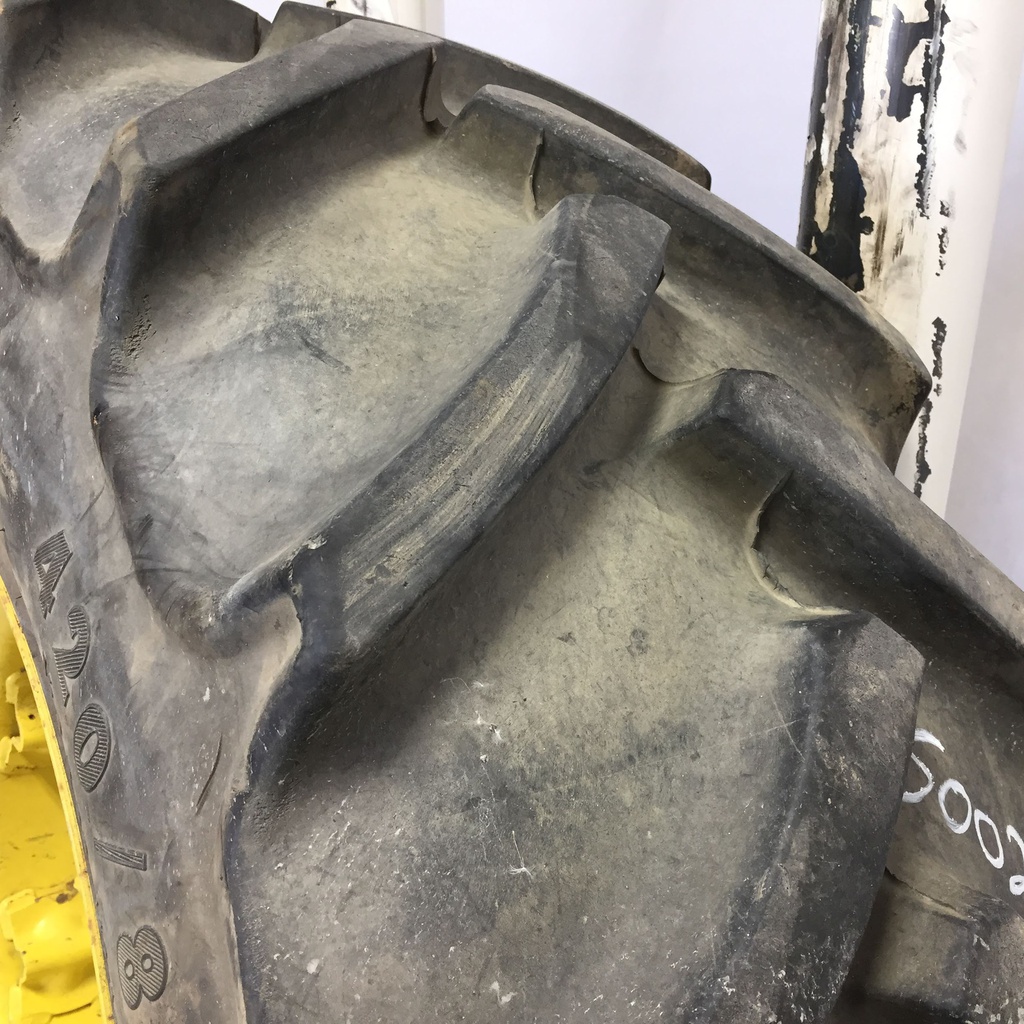 420/85R30 Continental AC85 Contract R-1W 140 B 75%