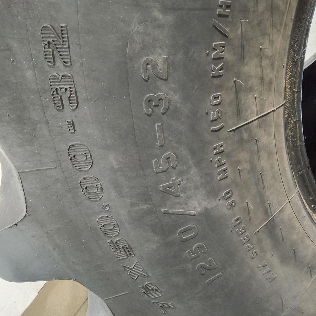 1250/45-32 Firestone Flotation 23 DT R-1W 177B 85%