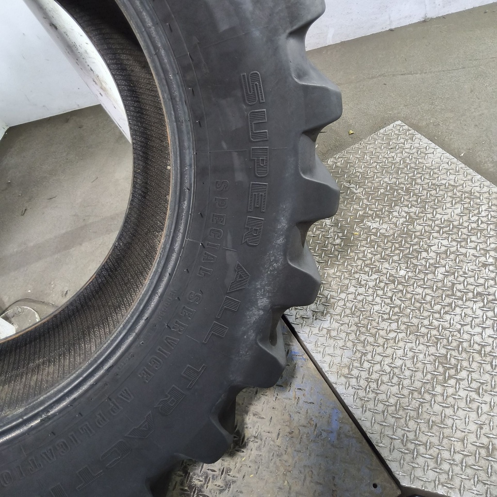 520/85D38 Firestone Super All Traction HD R-1 173A8 90%
