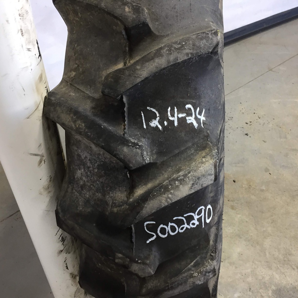 12.4/-24 Firestone Traction Field & Road R-1, C (6 Ply) 75%