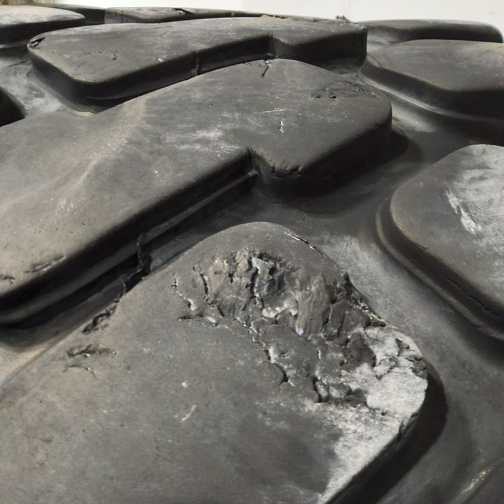 20.5-25 Solideal Loadmaster L2 E-2/G-2/L-2 L (20 Ply), 75%