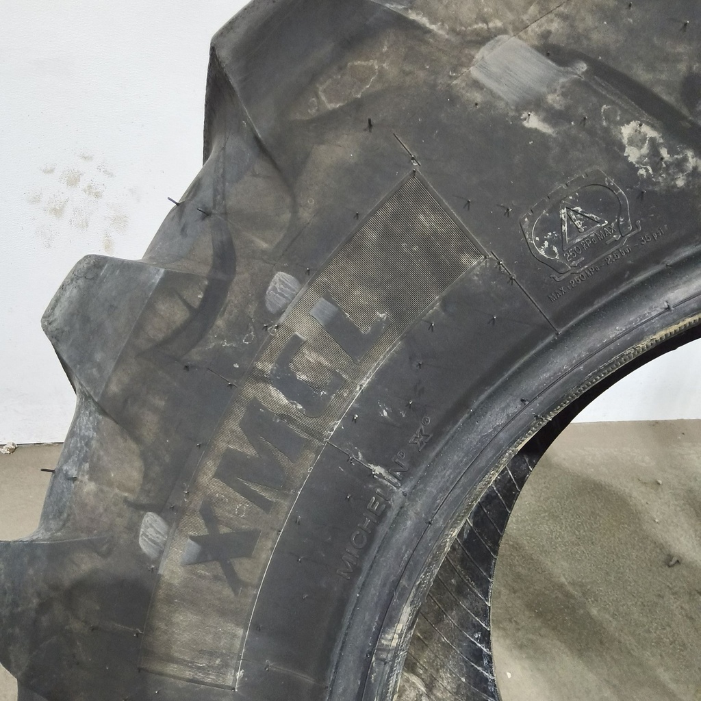 460/70R24 Michelin XMCL R-4 159A8 70%