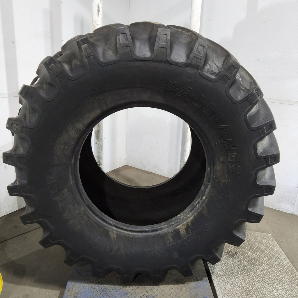 30.5L-32 Alliance 349 Yield Master R-1 J (18 Ply), 170A6 95%