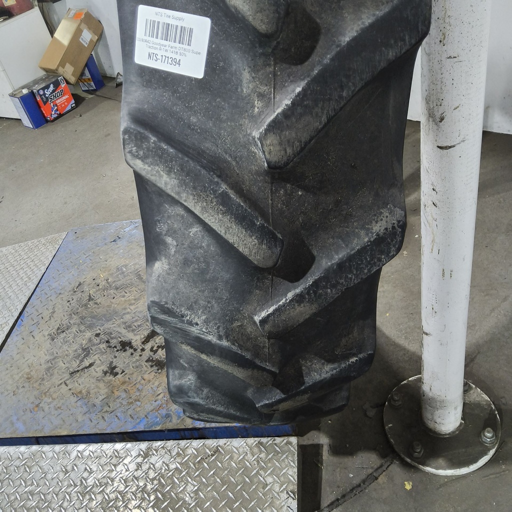 320/80R42 Goodyear Farm DT800 Super Traction R-1W 141B 50%
