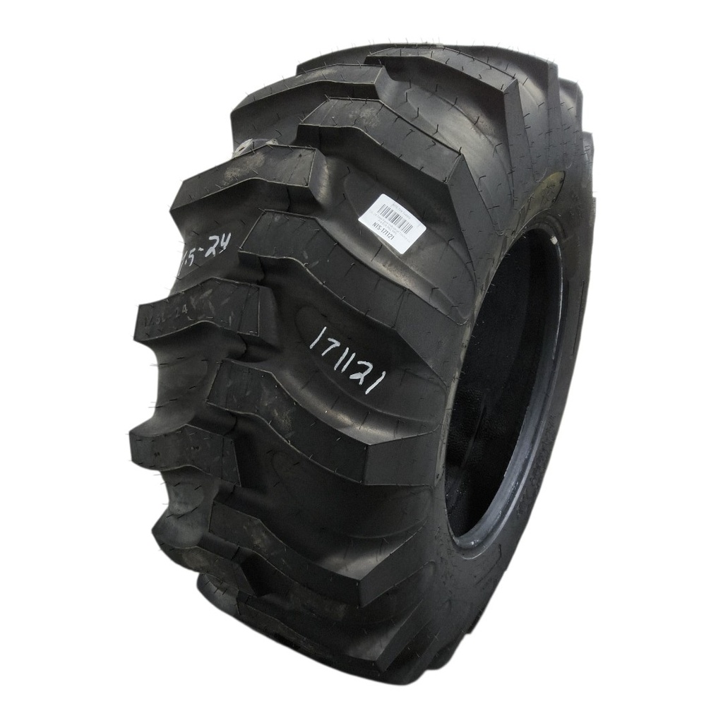 17.5L-24 Titan Farm Industrial Tractor Lug R-4 D (8 Ply), 99%