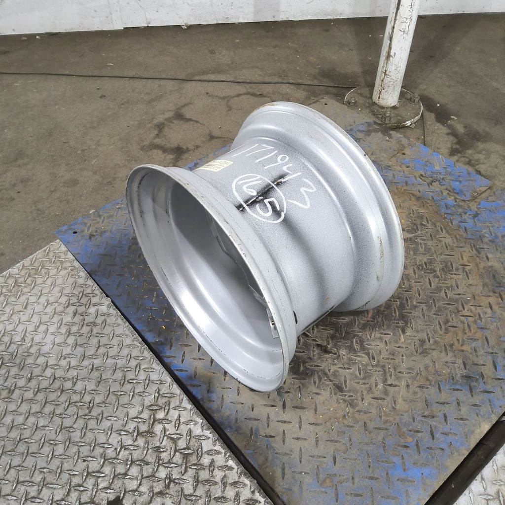 9.75"W x 16.5"D, Case IH Silver Mist 6-Hole Formed Plate , -3.31" Offset