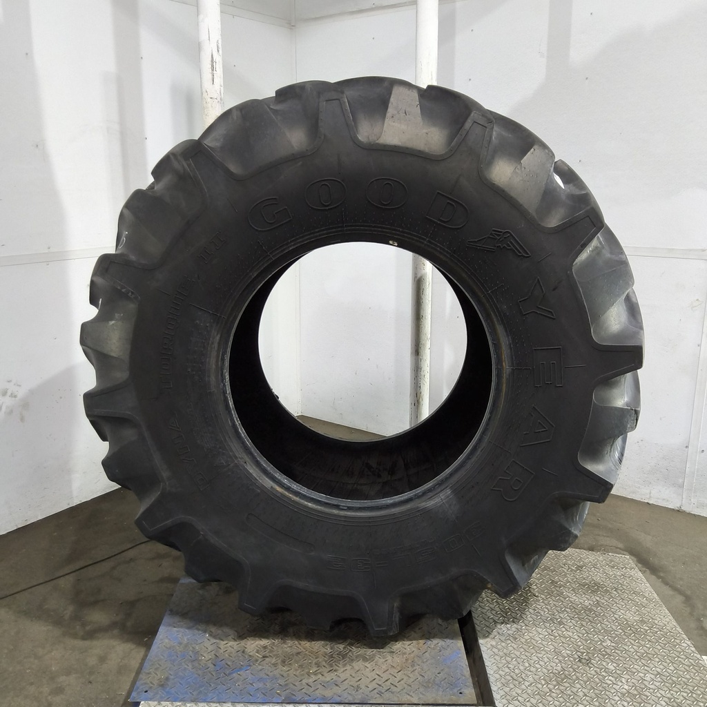 30.5L-32 Goodyear Farm Dyna Torque II R-1 F (12 Ply), 85%