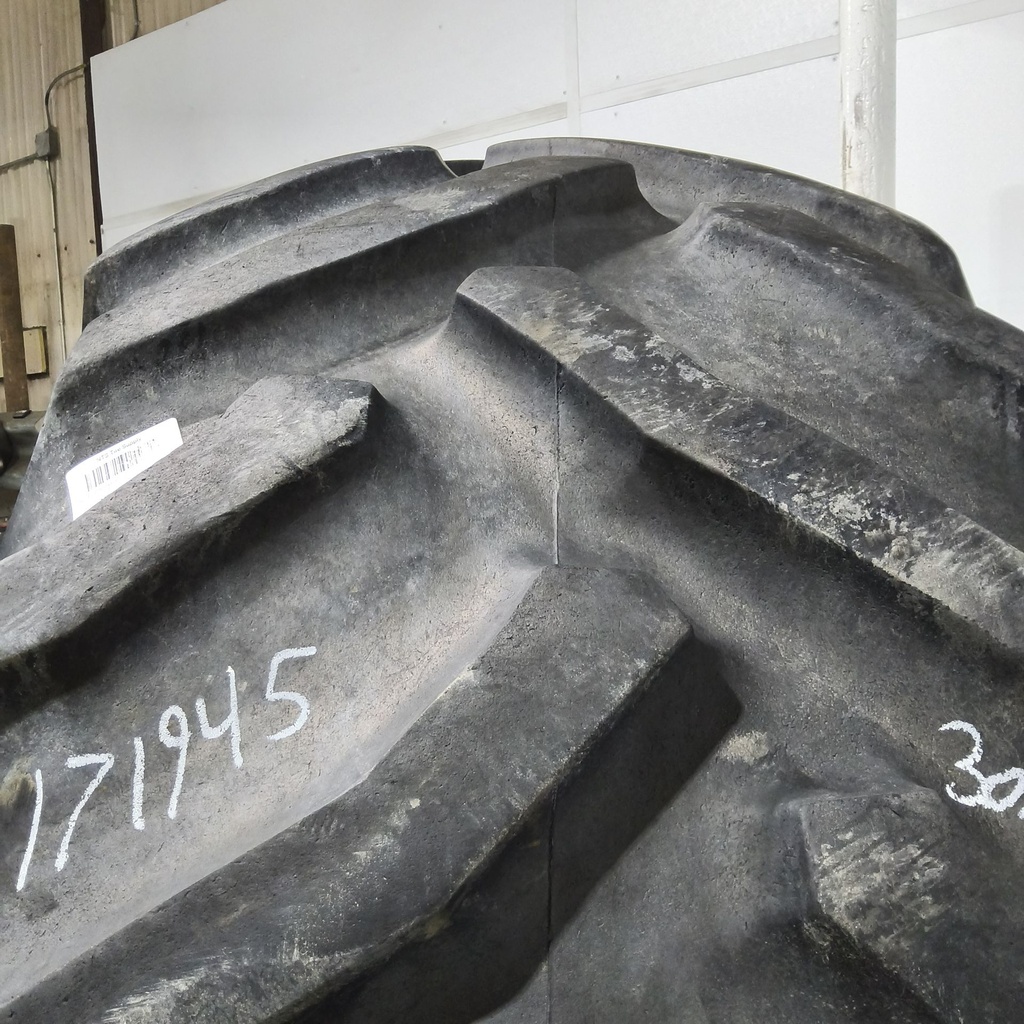 30.5L-32 Goodyear Farm Dyna Torque II R-1 F (12 Ply), 85%