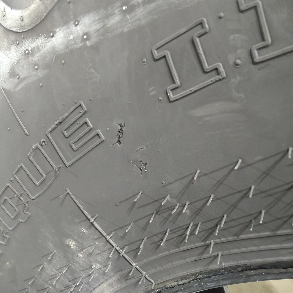 30.5L-32 Goodyear Farm Dyna Torque II R-1 F (12 Ply), 85%