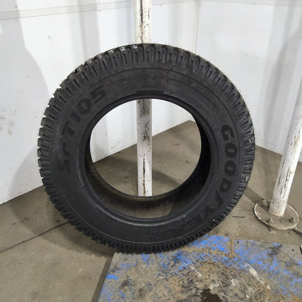 11.2-24 Goodyear Farm Soft Turf SFT105 R-3 C (6 Ply), 99%