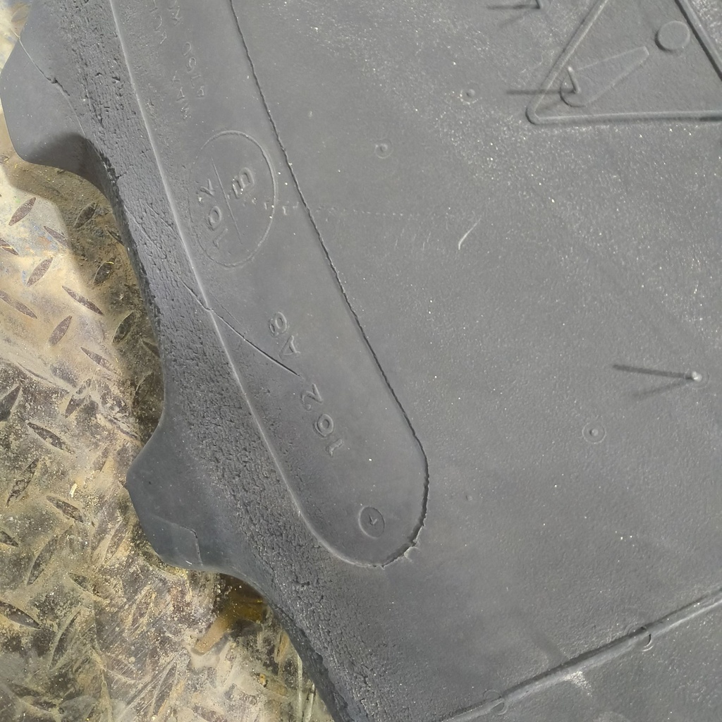 520/85R42 Goodyear Farm UltraTorque Radial R-1 162A8 75%