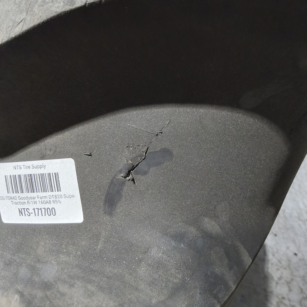 620/70R42 Goodyear Farm DT820 Super Traction R-1W 160A8 95%