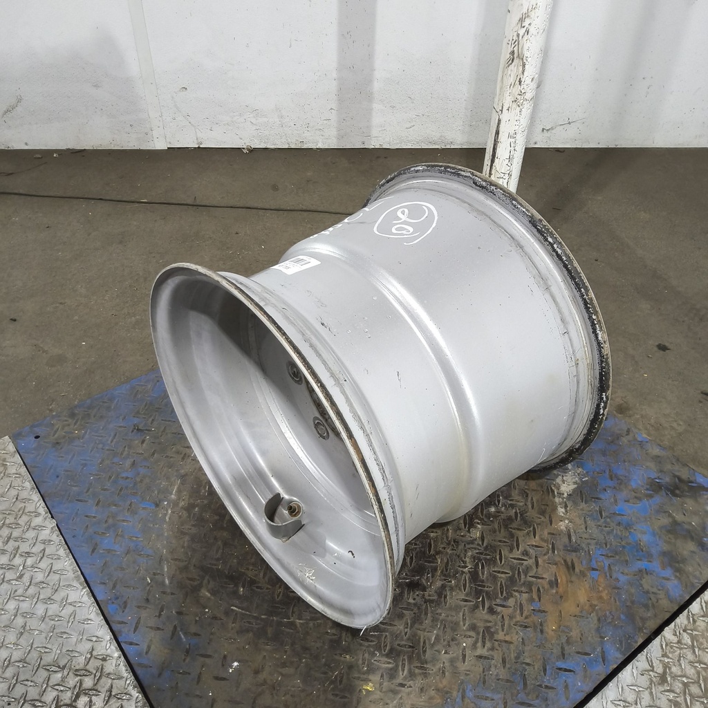 16"W x 20"D, Case IH Silver Mist 8-Hole Flat Plate , 1.62" Offset