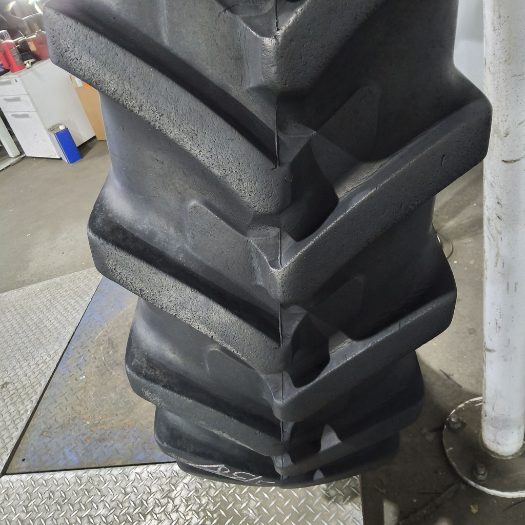 320/90R50 Michelin AgriBib Row Crop R-1W 150A8/150B 75%