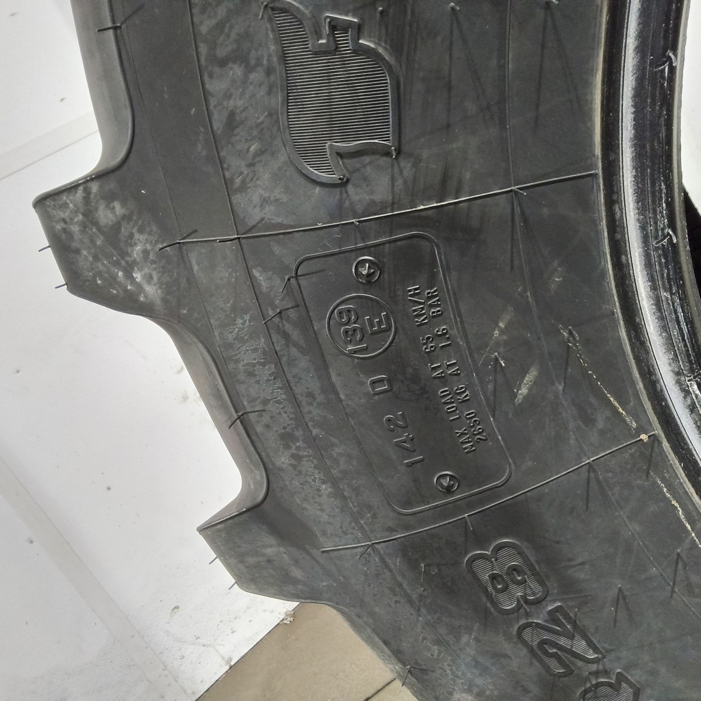 540/65R28 Firestone Maxi Traction 65 R-1W 142D 95%