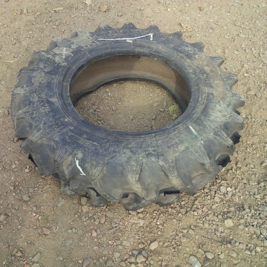 7/-14 Titan Farm Hi Traction Lug R-1, C (6 Ply) 99%
