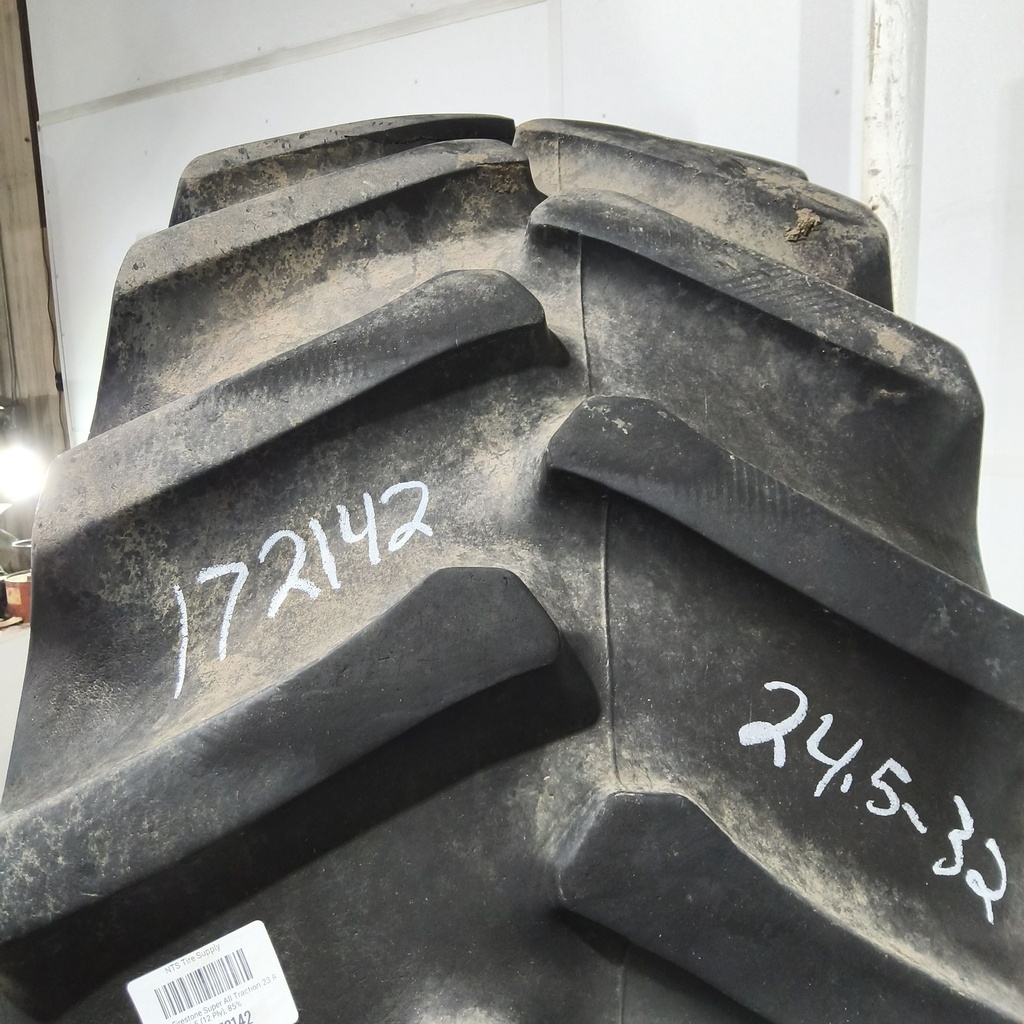 24.5-32 Firestone Super All Traction 23 R-1 F (12 Ply), 85%
