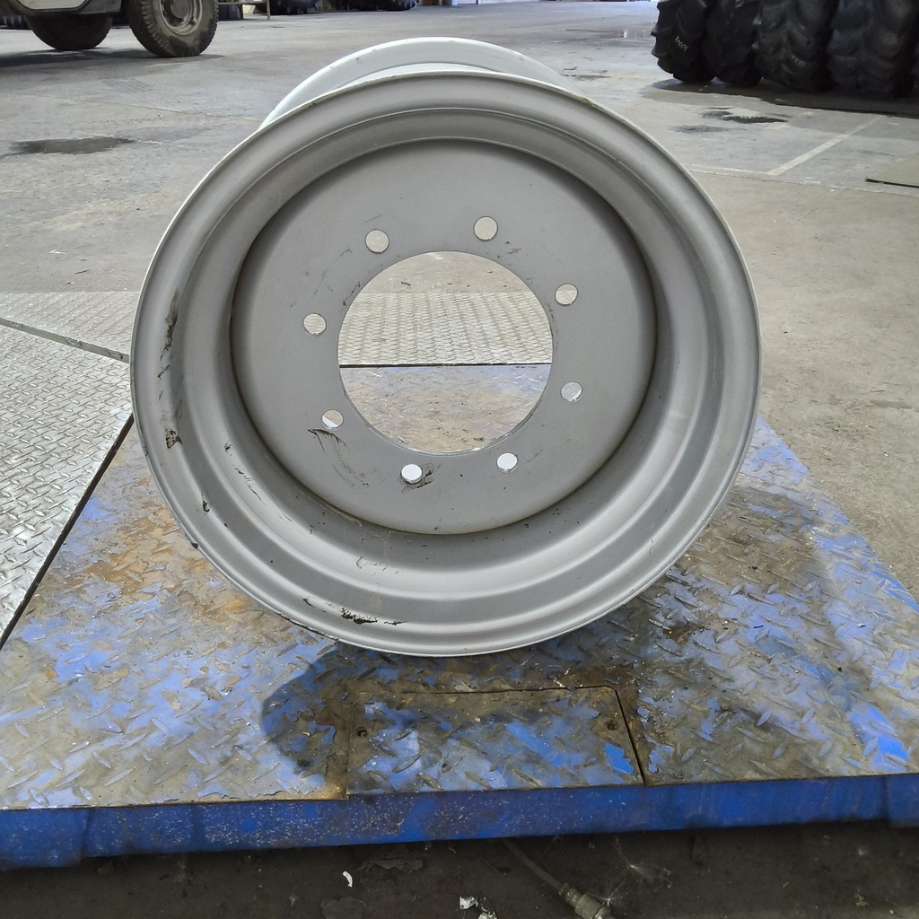 16"W x 20"D, Case IH Silver Mist 8-Hole Flat Plate , -3.5" Offset