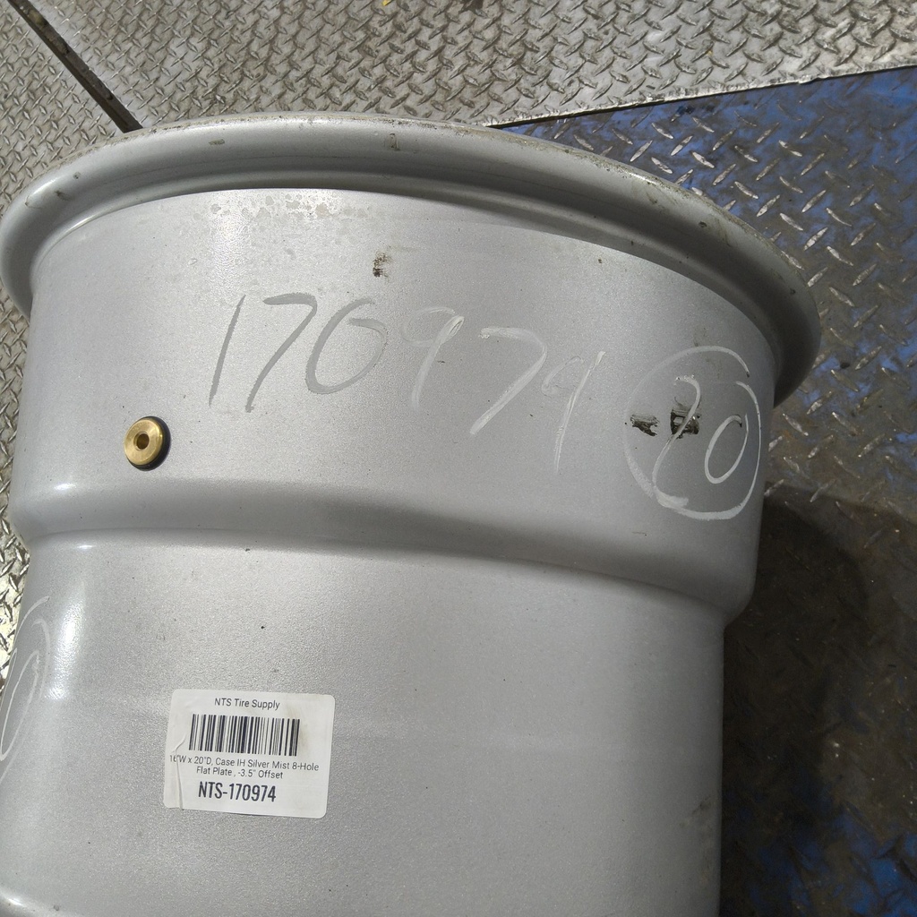 16"W x 20"D, Case IH Silver Mist 8-Hole Flat Plate , -3.5" Offset