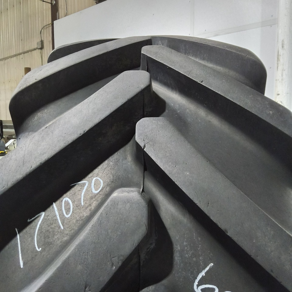 620/70R42 Bridgestone VX-TRACTOR R-1W 166D/163E 95%