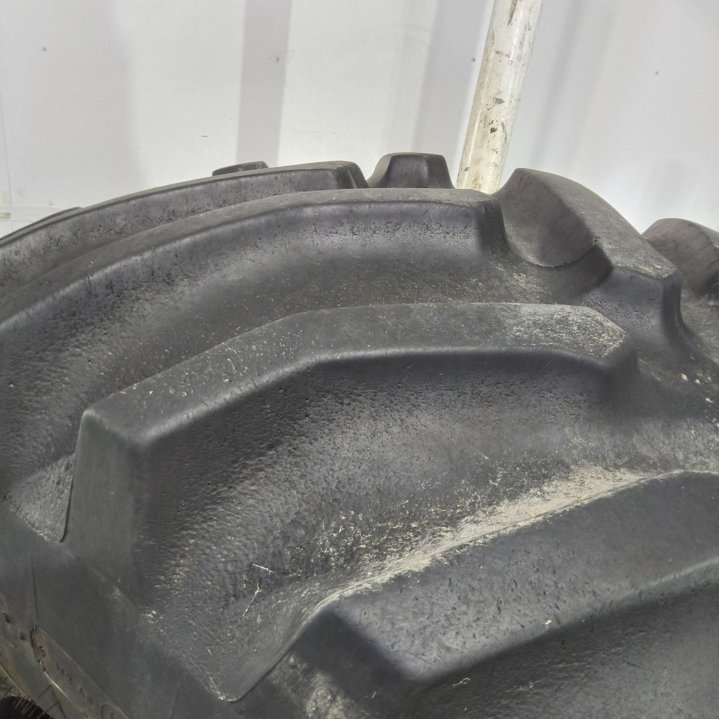 800/65R32 Goodyear Farm Dyna Torque Radial R-1 172A8 80%