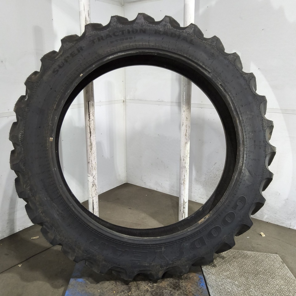 320/105R54 Goodyear Farm DT800 Super Traction R-1W 163A8 99%
