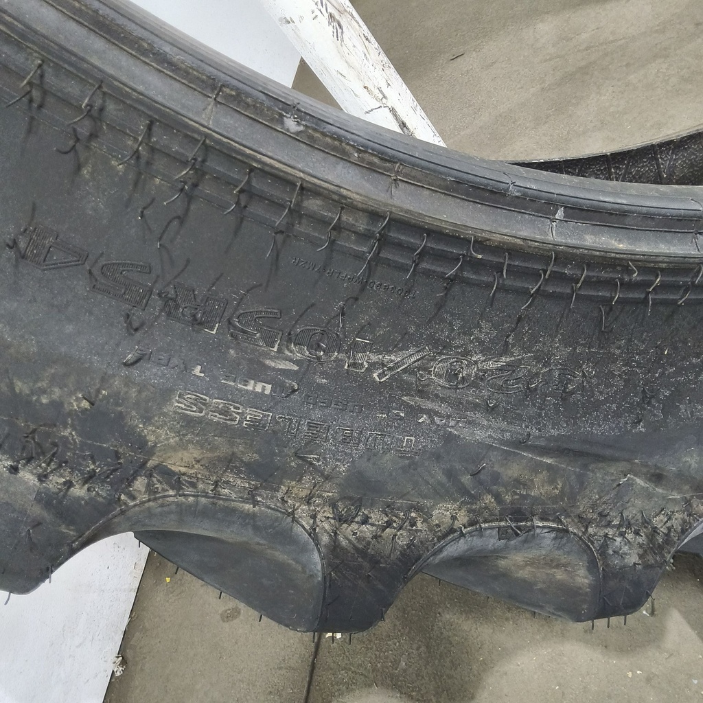 320/105R54 Goodyear Farm DT800 Super Traction R-1W 163A8 99%