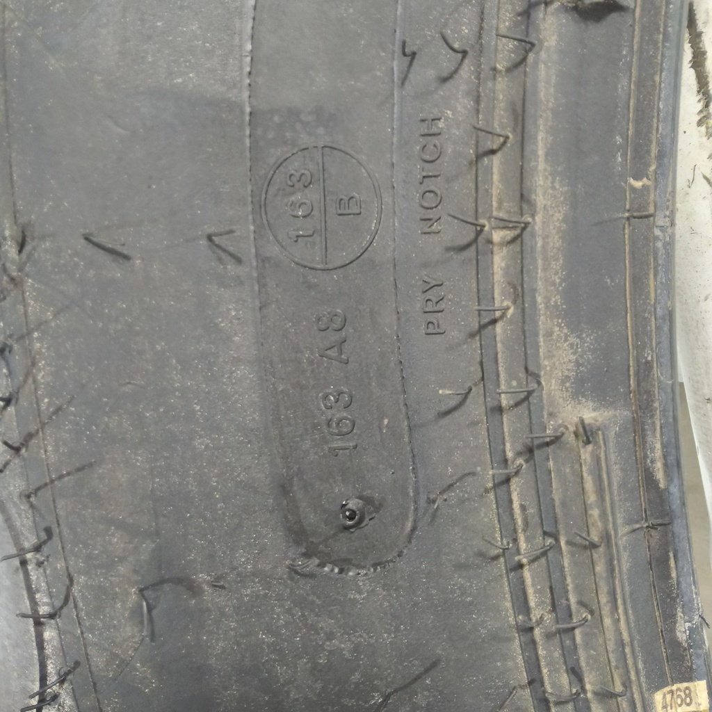 320/105R54 Goodyear Farm DT800 Super Traction R-1W 163A8 99%