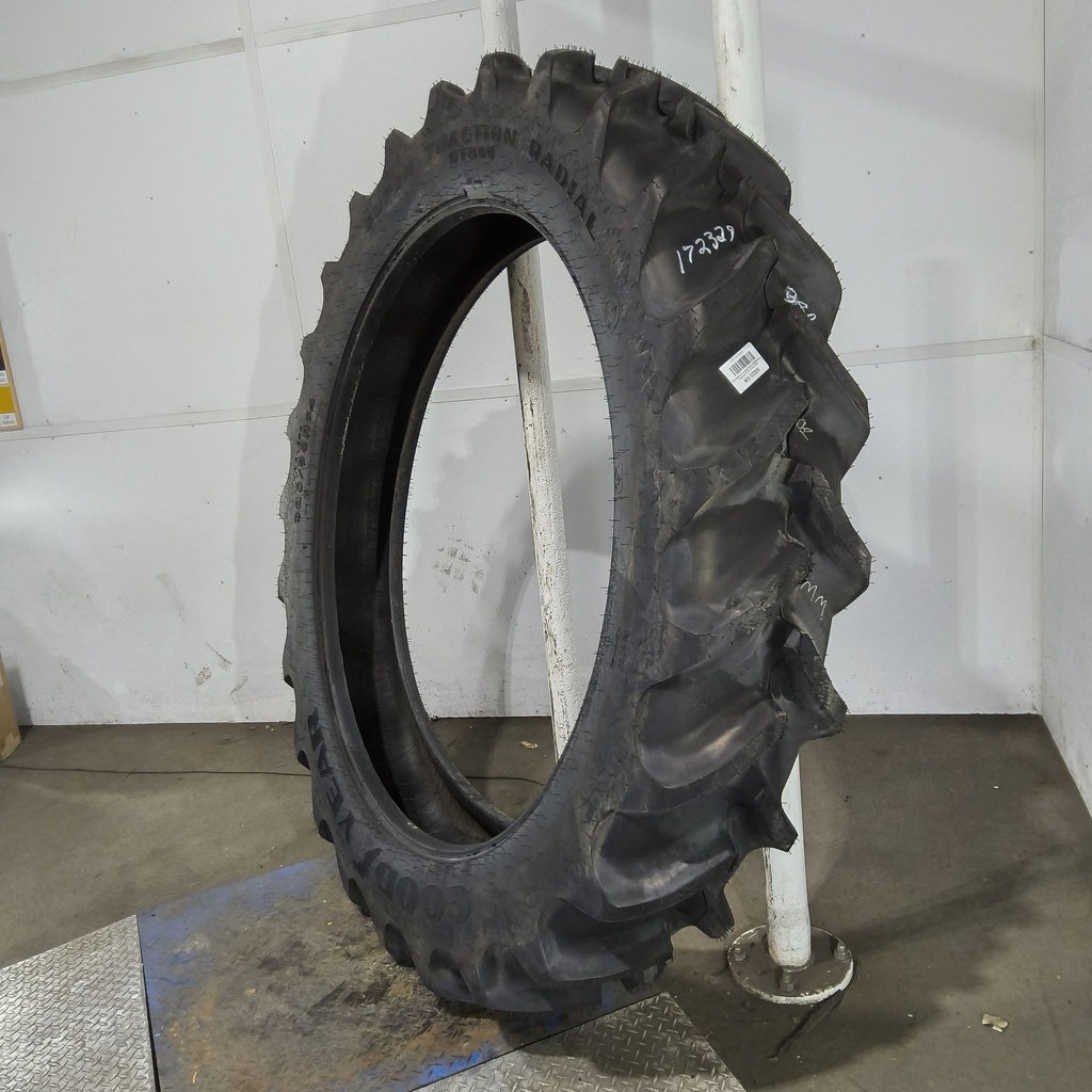 380/90R54 Goodyear Farm DT800 Super Traction R-1W 152A8 99%