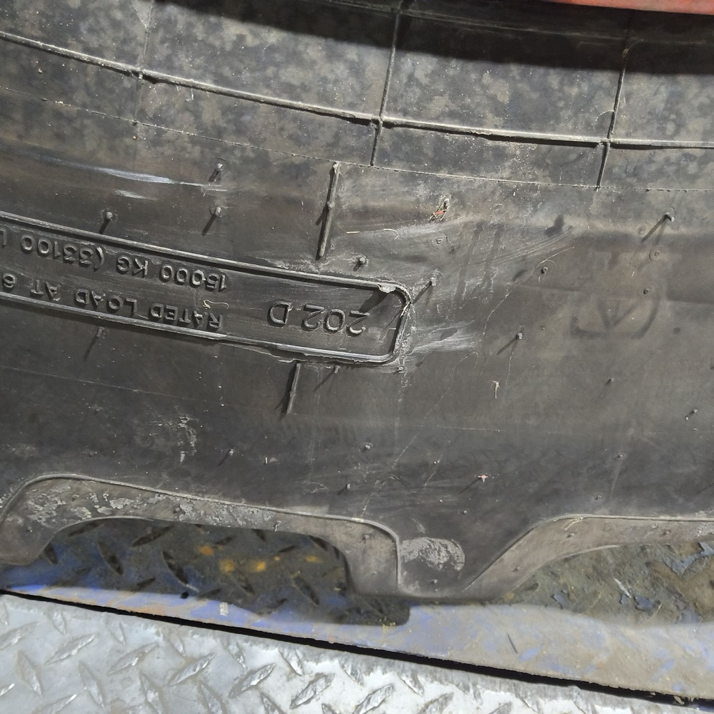 LSW1250/35R46 Goodyear Farm Optitrac R-1W 202D Fendt/Agco Red Bubble 12 hole 85%