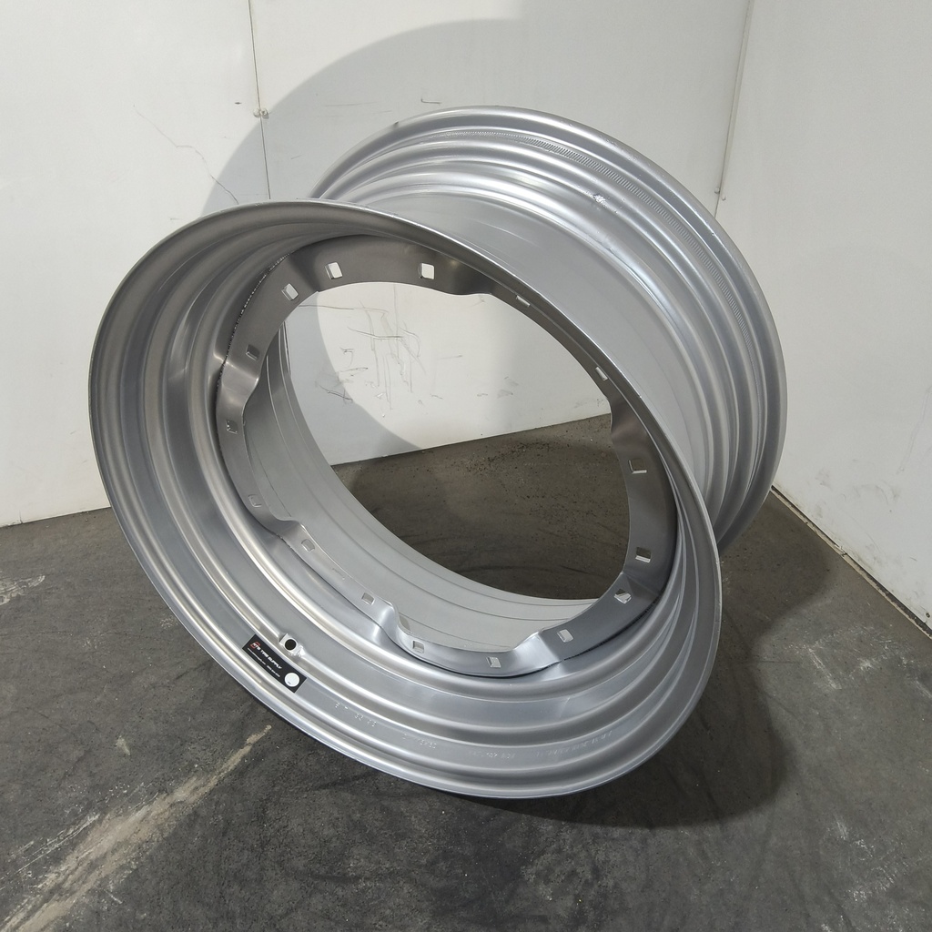 15"W x 30"D, Case IH Silver Mist 8-Hole Waffle Wheel (Groups of 2 Bolts)